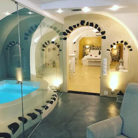 Traditional Cave Villa-paradise & Prive Jacuzzi Emporio (Santorini)