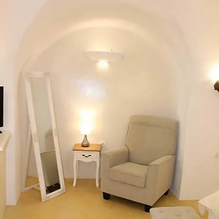 Vila Traditional Cave Villa-paradise & Prive Jacuzzi Emporio (Santorini)