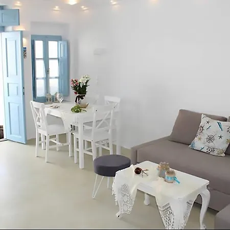 Traditional Cave Villa-paradise & Prive Jacuzzi Emporio (Santorini)