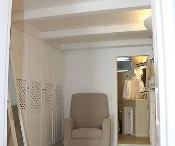 Traditional Cave Villa-paradise & Prive Jacuzzi * Emporio (Santorini)