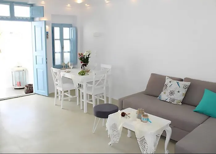 Traditional Cave Villa-paradise & Prive Jacuzzi Emporio (Santorini)